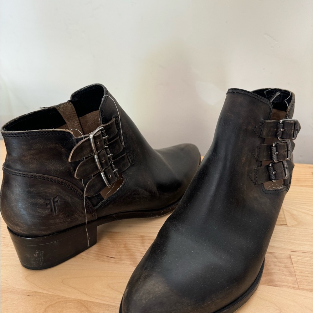 FRYE AND CO. Black and Brown Leather Boots